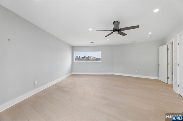 1225 River Road 4D, Edgewater, NJ 07020