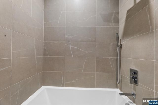 1225 River Road 4D, Edgewater, NJ 07020