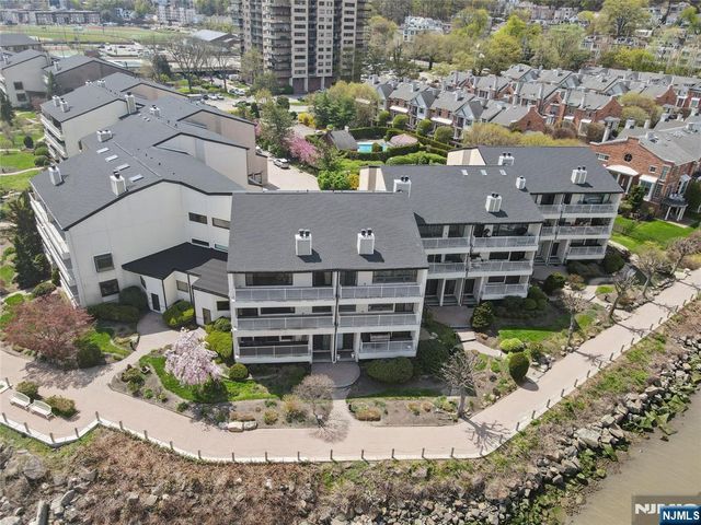 1225 River Road 4D, Edgewater, NJ 07020