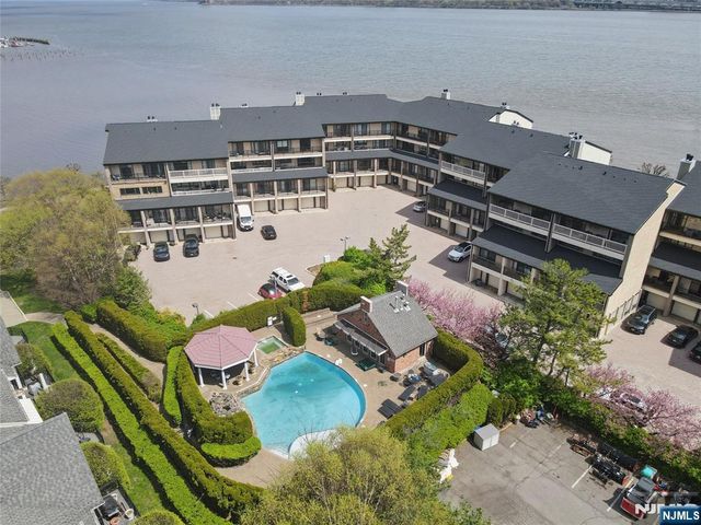 1225 River Road 4D, Edgewater, NJ 07020