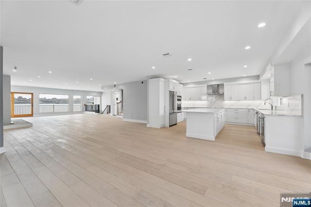 1225 River Road 4D, Edgewater, NJ 07020