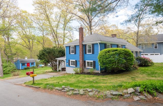 37 Colrain Rd, Topsfield, MA 01983