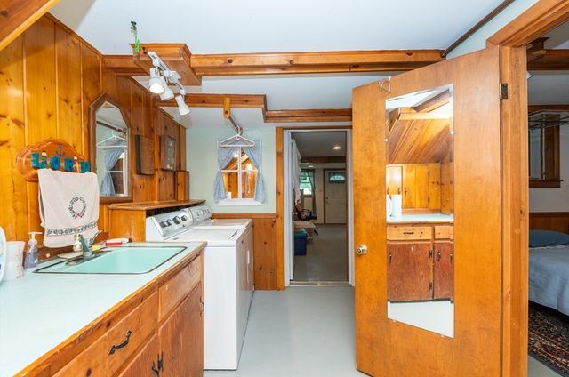 37 Colrain Rd, Topsfield, MA 01983