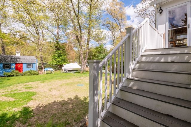 37 Colrain Rd, Topsfield, MA 01983