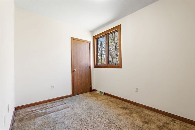 19 Orchard Ln, Holliston, MA 01746