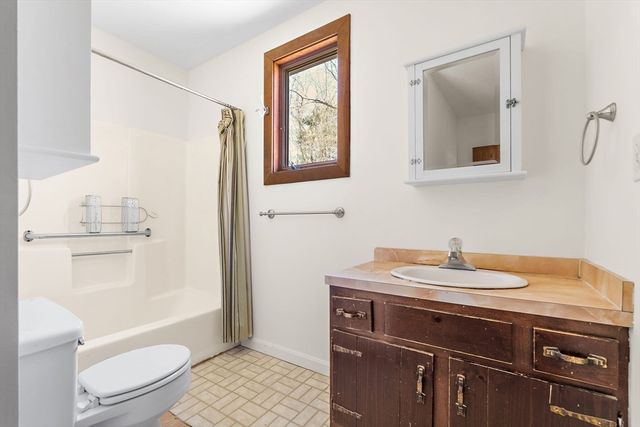 19 Orchard Ln, Holliston, MA 01746