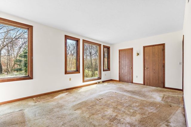 19 Orchard Ln, Holliston, MA 01746