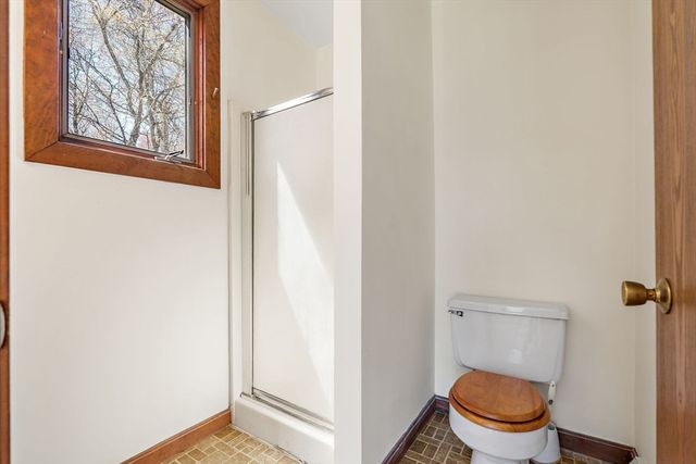 19 Orchard Ln, Holliston, MA 01746