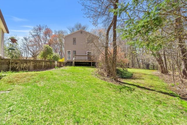 19 Orchard Ln, Holliston, MA 01746