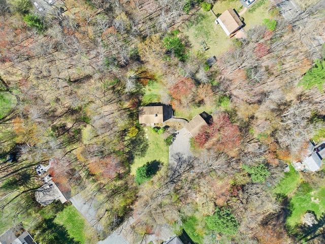 19 Orchard Ln, Holliston, MA 01746