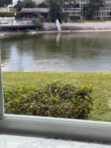 2616 N Gardens Drive 105, Lake Worth, FL 33461