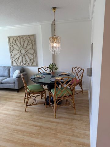 2616 N Gardens Drive 105, Lake Worth, FL 33461