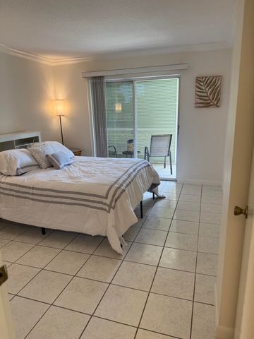 2616 N Gardens Drive 105, Lake Worth, FL 33461