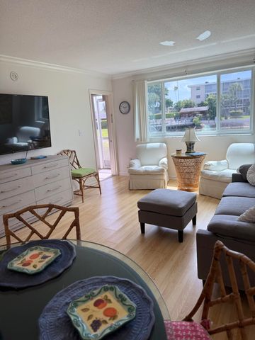 2616 N Gardens Drive 105, Lake Worth, FL 33461