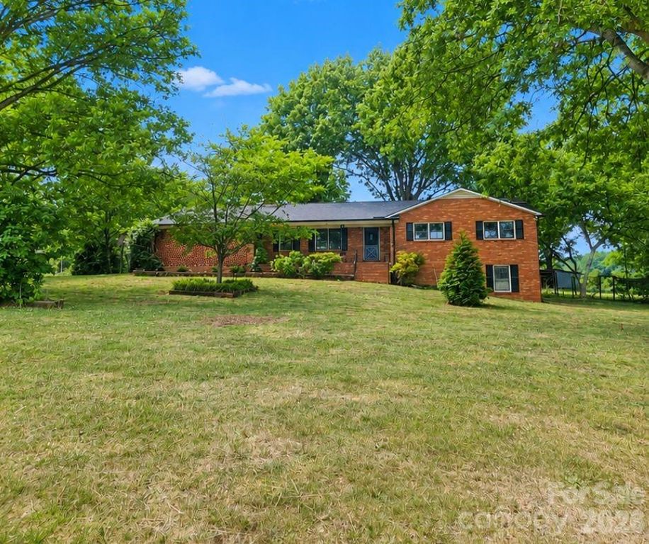 752 Hephzibah Church Road, Crouse, NC 28033