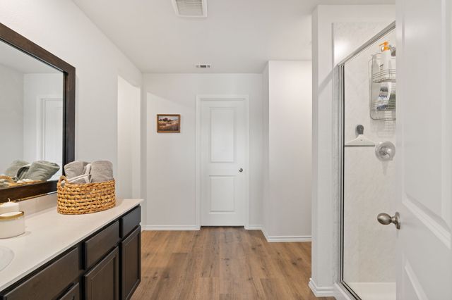 943 Buttercup Drive, Pilot Point, TX 76258