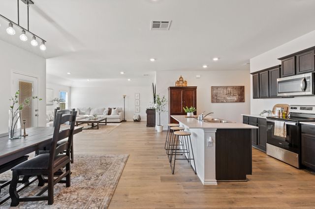 943 Buttercup Drive, Pilot Point, TX 76258