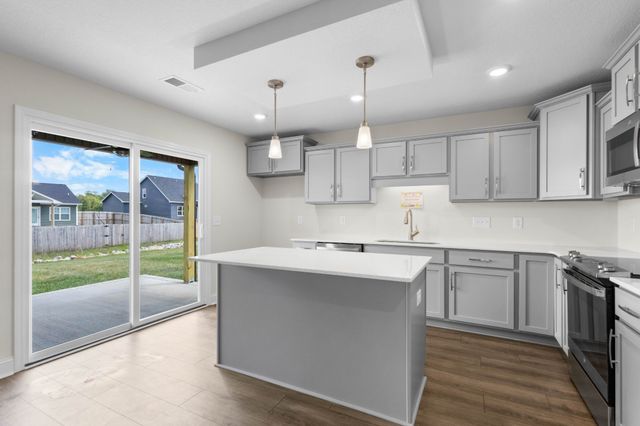 2693 Brewster Dr, Clarksville, TN 37042