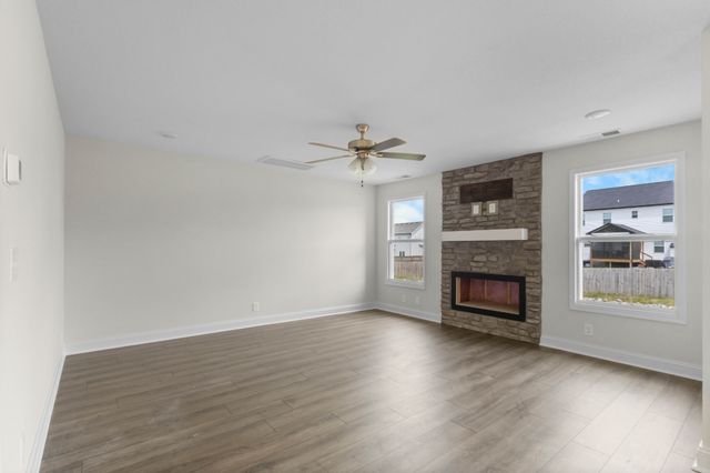 2693 Brewster Dr, Clarksville, TN 37042