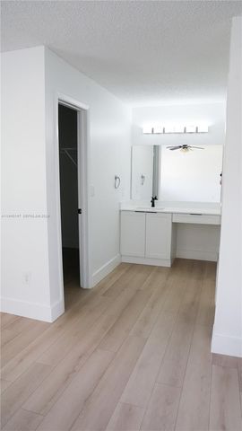 9023 SW 113th Place Cir W, Miami, FL 33176