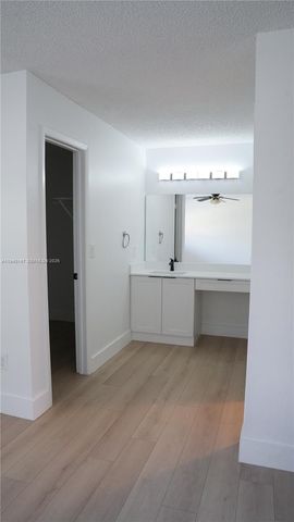 9023 SW 113th Place Cir W, Miami, FL 33176