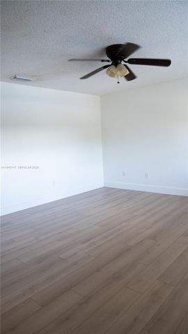 9023 SW 113th Place Cir W, Miami, FL 33176