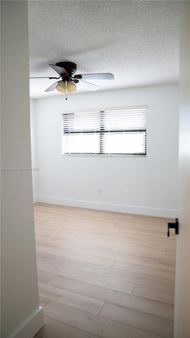 9023 SW 113th Place Cir W, Miami, FL 33176