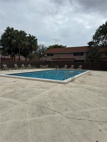 9023 SW 113th Place Cir W, Miami, FL 33176