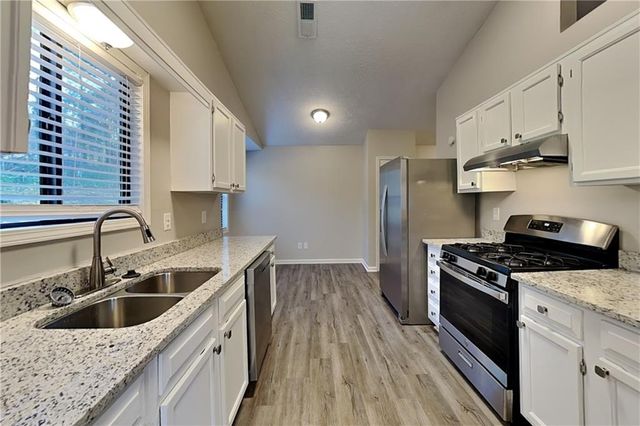 1809 River Rock Trail, Woodstock, GA 30188