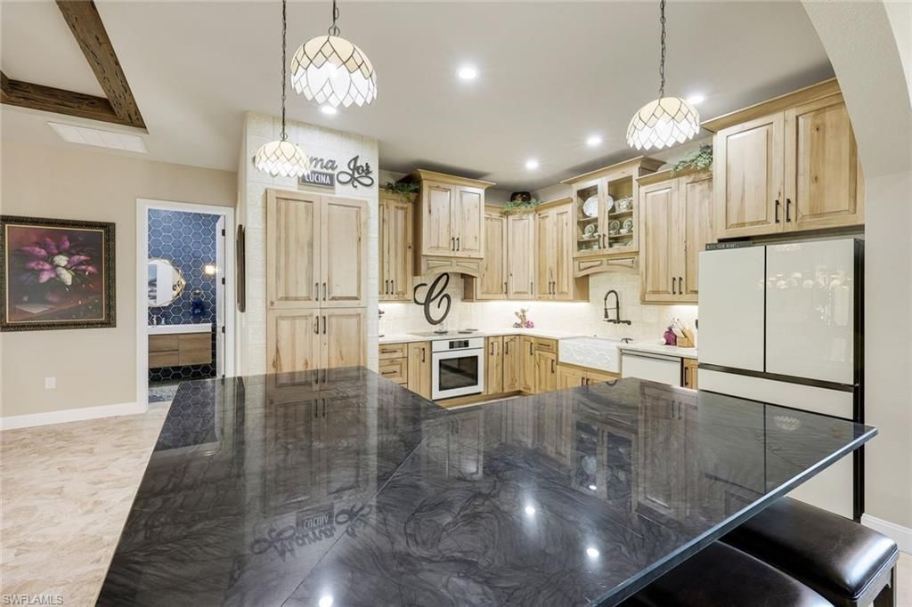 Image 11 of property listing at 2709 NW 41st AVE, Cape Coral, FL 33993