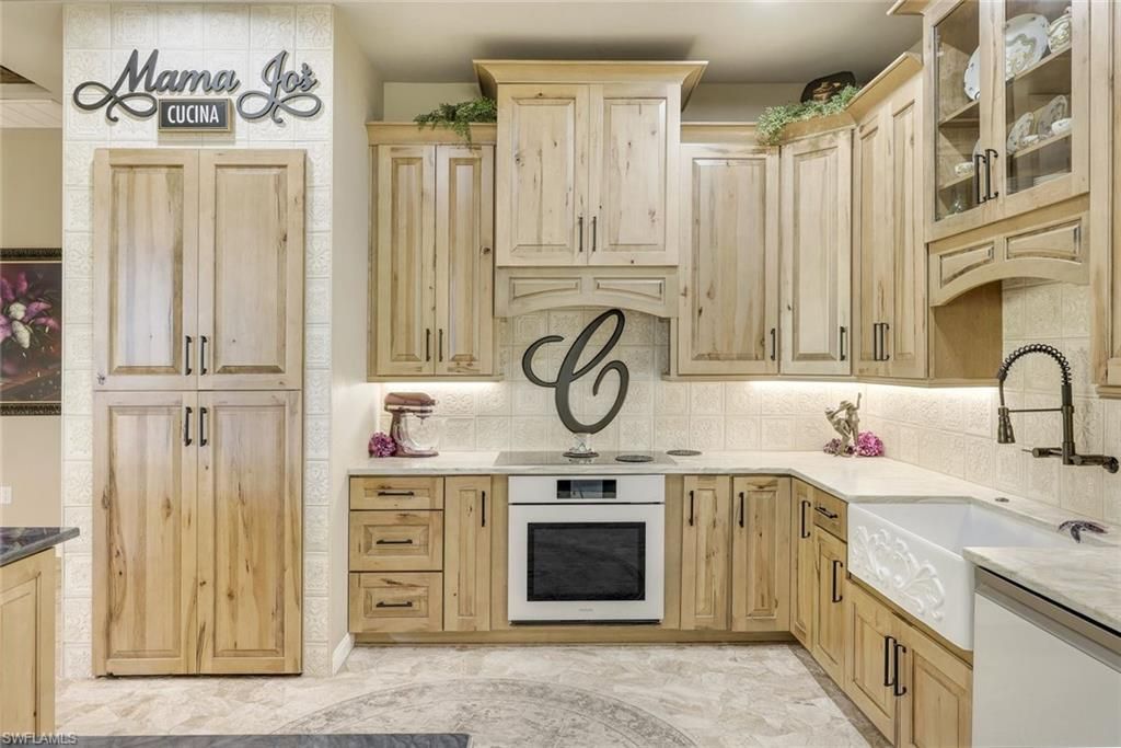 Image 12 of property listing at 2709 NW 41st AVE, Cape Coral, FL 33993