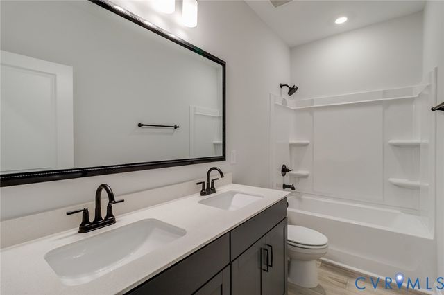 19013 Palisades Rdg, Moseley, VA 23120