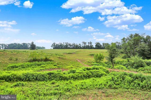 267 HOBBY HORSE LN, Millersburg, PA 17061