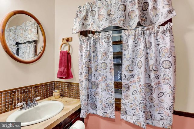 267 HOBBY HORSE LN, Millersburg, PA 17061