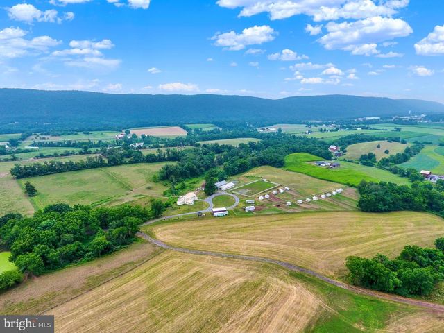 267 HOBBY HORSE LN, Millersburg, PA 17061