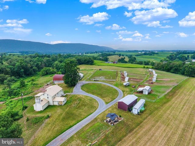 267 HOBBY HORSE LN, Millersburg, PA 17061