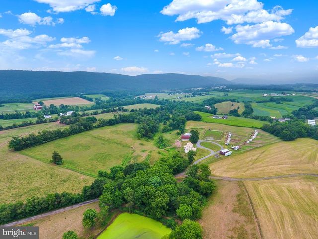 267 HOBBY HORSE LN, Millersburg, PA 17061