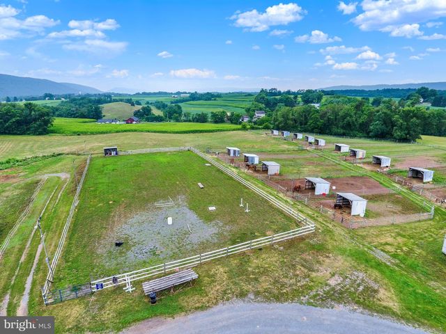 267 HOBBY HORSE LN, Millersburg, PA 17061