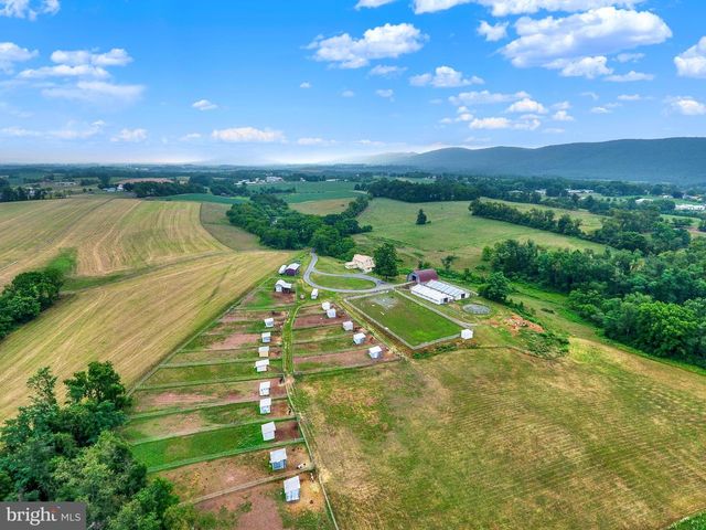 267 HOBBY HORSE LN, Millersburg, PA 17061