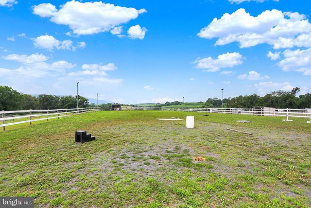 267 HOBBY HORSE LN, Millersburg, PA 17061