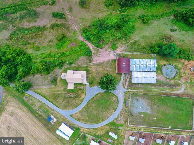 267 HOBBY HORSE LN, Millersburg, PA 17061
