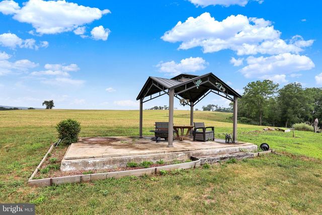 267 HOBBY HORSE LN, Millersburg, PA 17061
