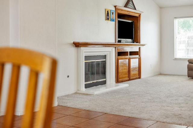 916 W Windsor Drive, Hanford, CA 93230