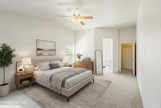 916 W Windsor Drive, Hanford, CA 93230