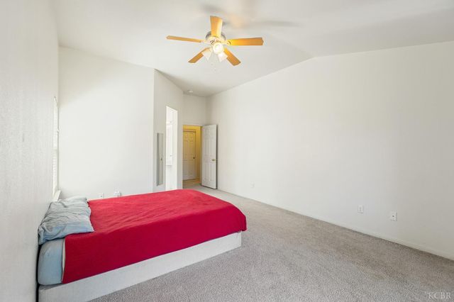 916 W Windsor Drive, Hanford, CA 93230