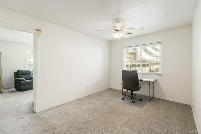 916 W Windsor Drive, Hanford, CA 93230
