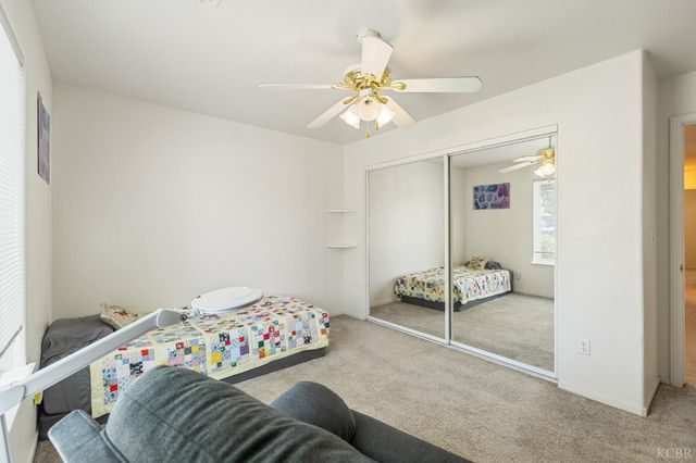 916 W Windsor Drive, Hanford, CA 93230