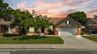 916 W Windsor Drive, Hanford, CA 93230