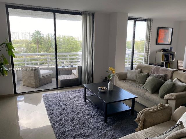 3300 NE 192nd Street 612, Aventura, FL 33180
