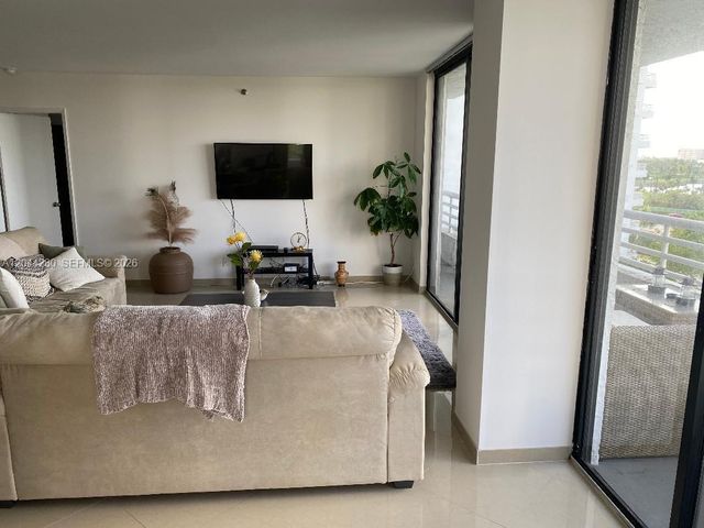 3300 NE 192nd Street 612, Aventura, FL 33180